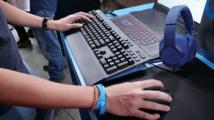 Logitech G603 dan Logitech G613