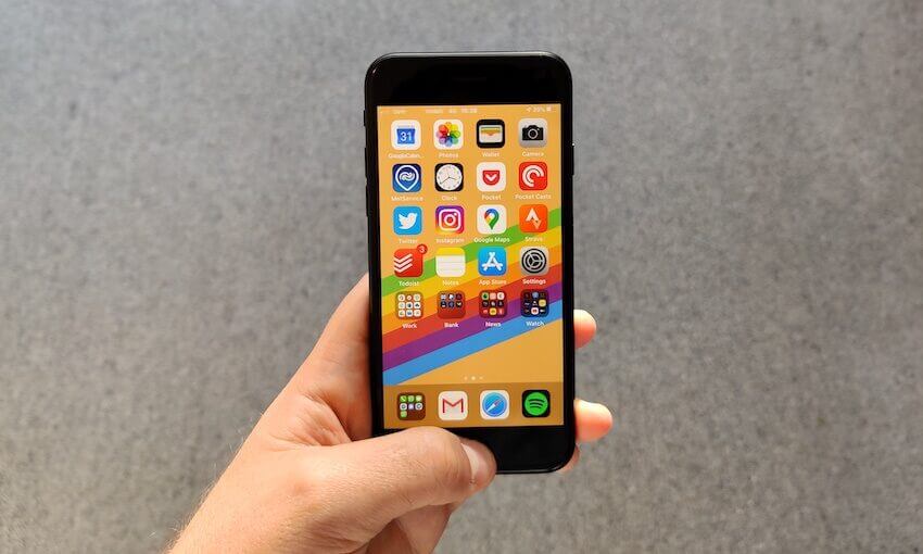 iPhone SE 3
