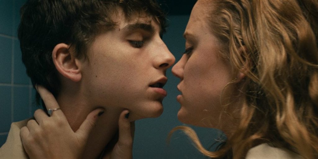 maika monroe