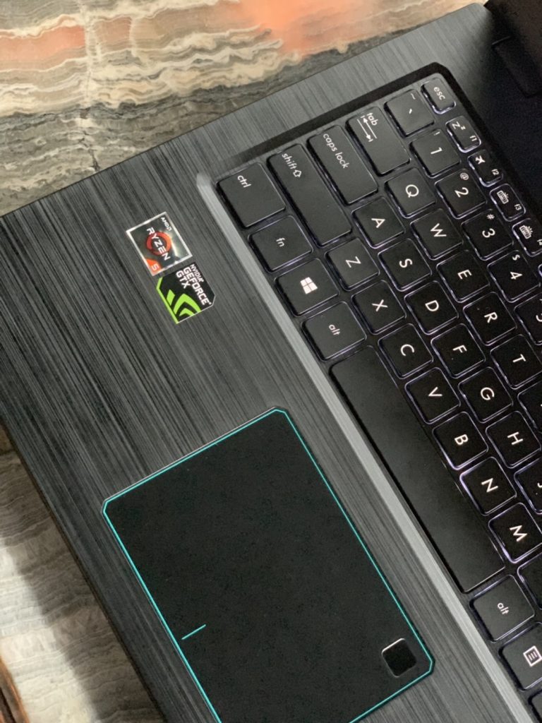 ASUS VivoBook Pro F570