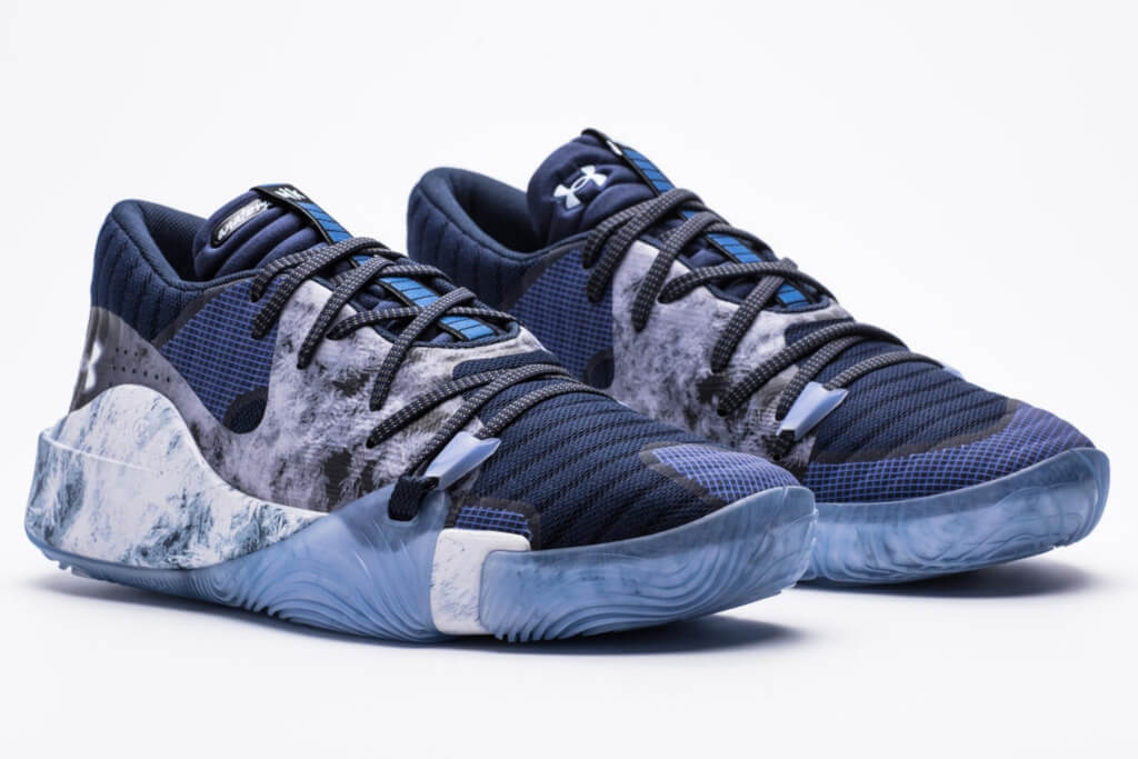 Sepatu Bertemakan Sub-Zero