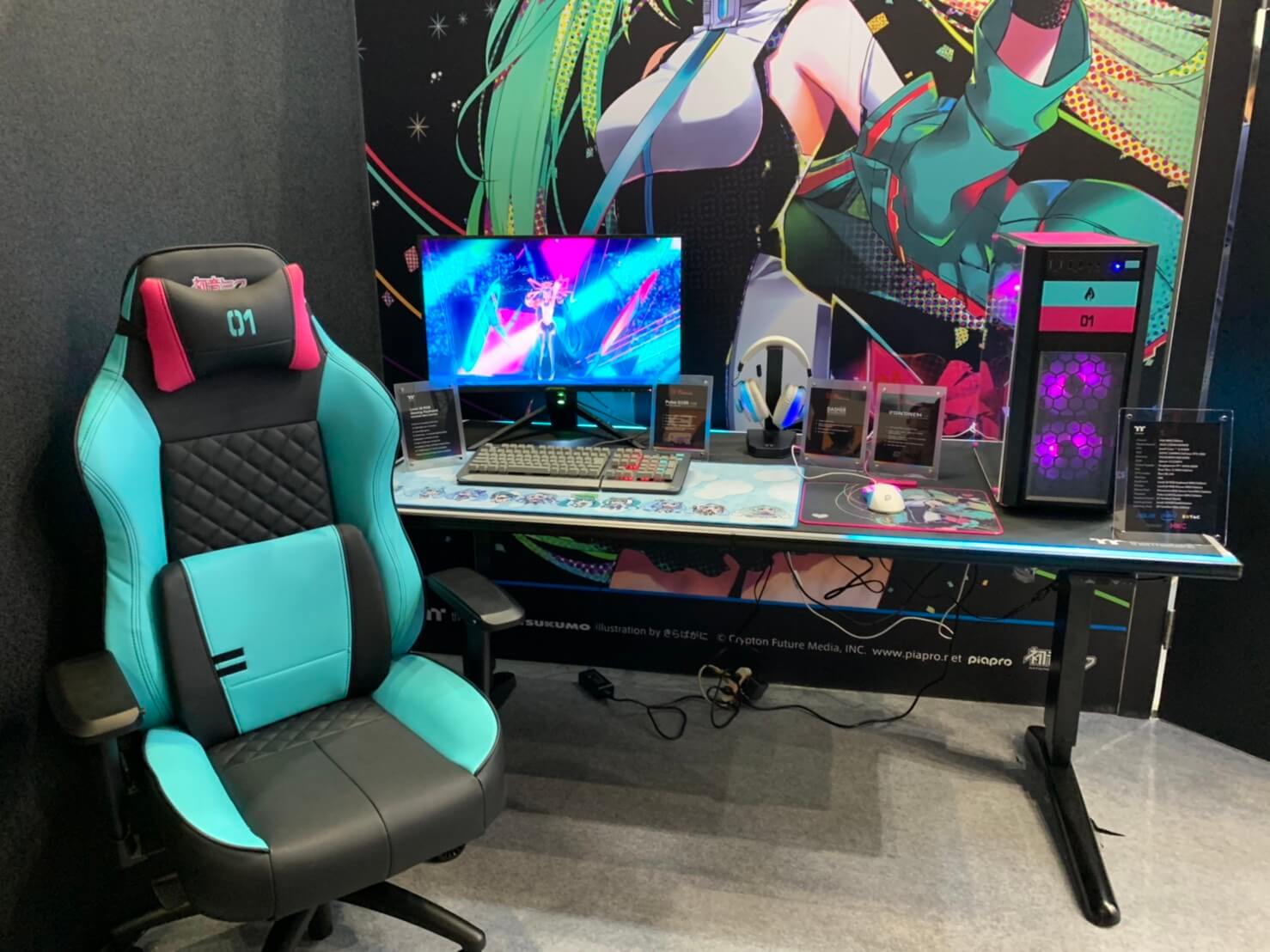 Gaming Room Bertemakan Hatsune Miku