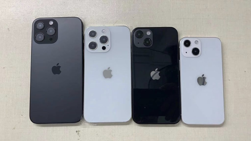 iPhone 13 Dummy